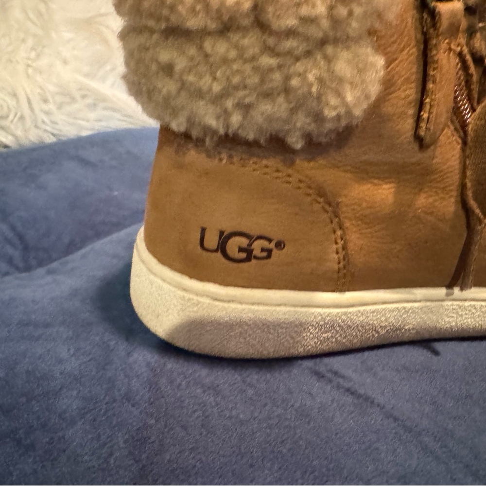 UGG Brown Leather Sneakers with Shearling - Picture 5 of 8